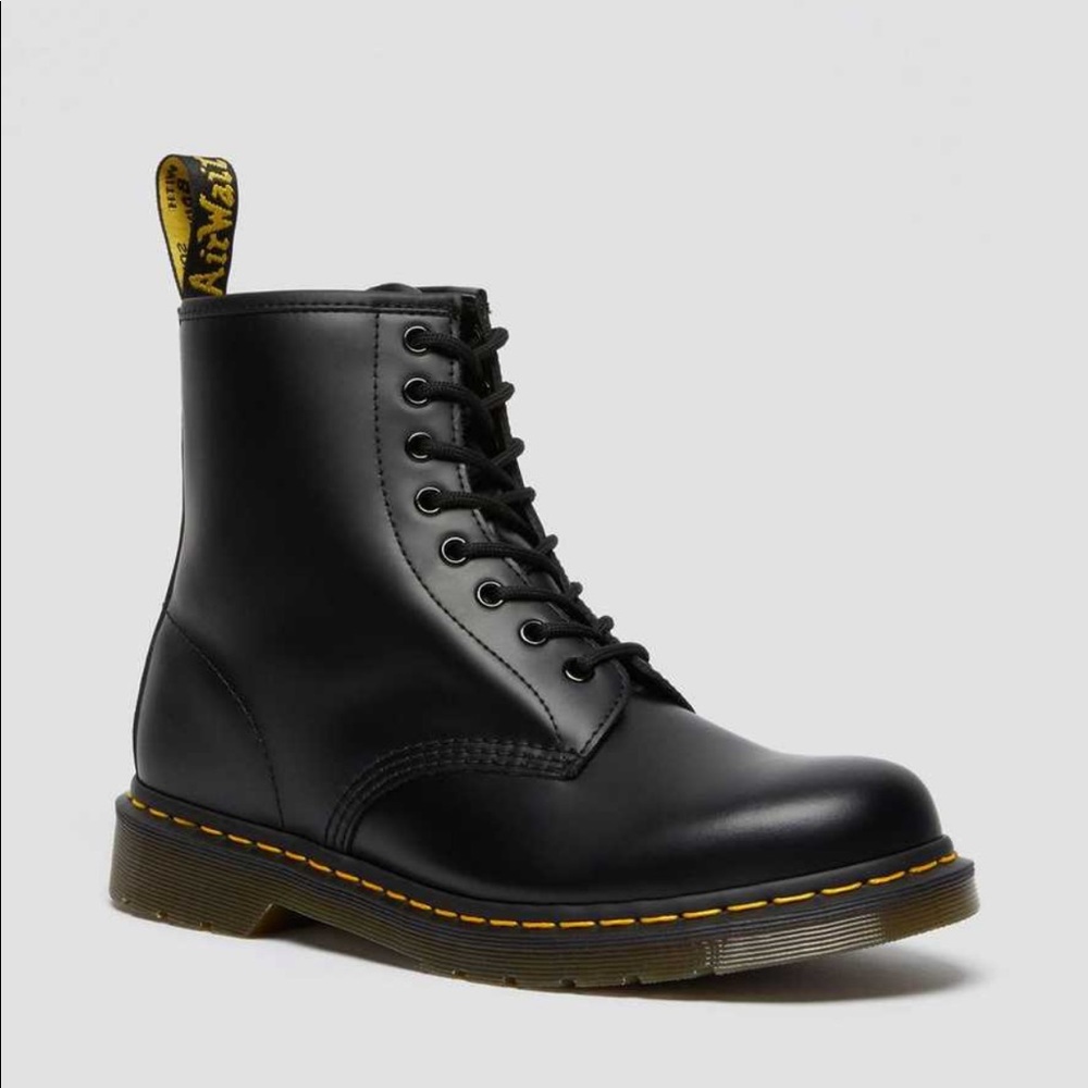 DR. MARTENS 1460 SMOOTH LEATHER LACE UP BOOTS